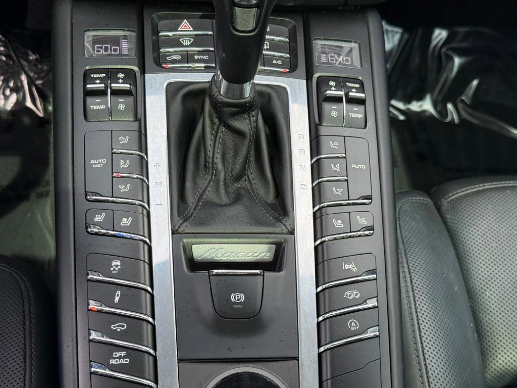 Used 2020 Porsche Macan Turbo AWD/4WD image 29
