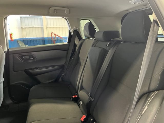 Used 2024 Nissan Rogue S AWD/4WD image 18