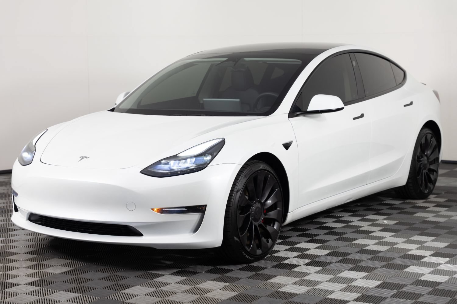 Used 2023 Tesla Model 3 Performance AWD/4WD image 2