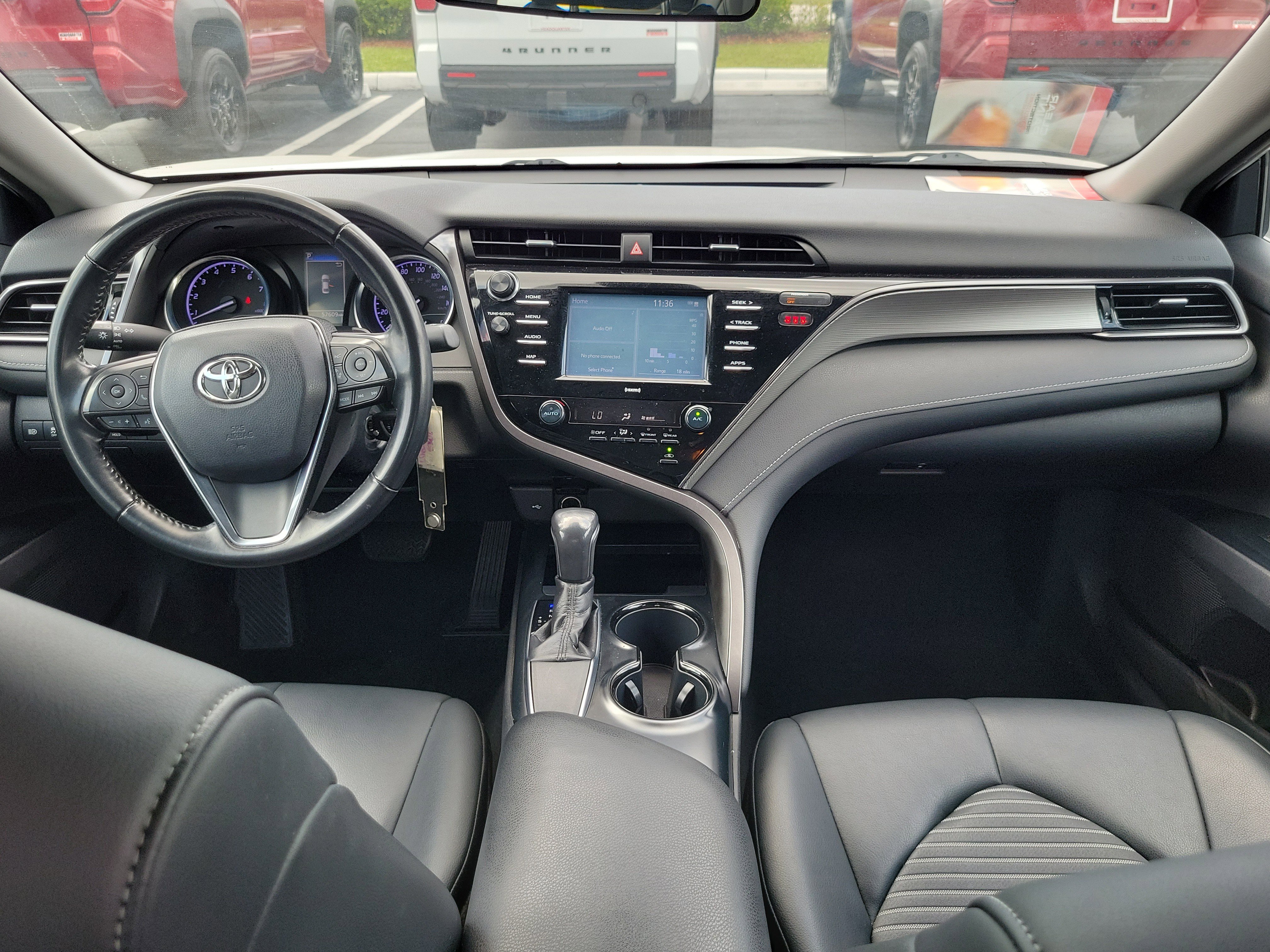 Used 2020 Toyota Camry SE FWD image 16