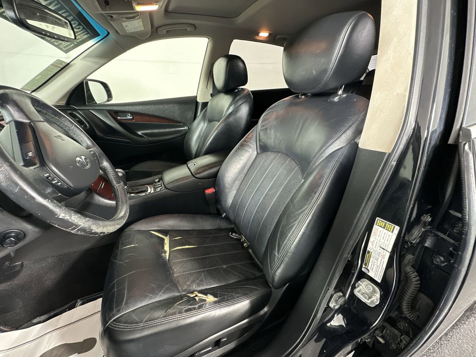 Used 2017 INFINITI QX50 Base w/ Premium Package image 16