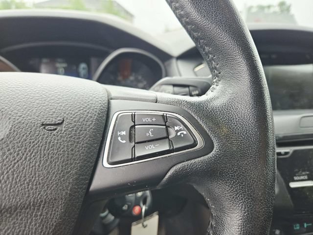 Used 2018 Ford Focus SEL w/ Cold Weather Package FWD image 13