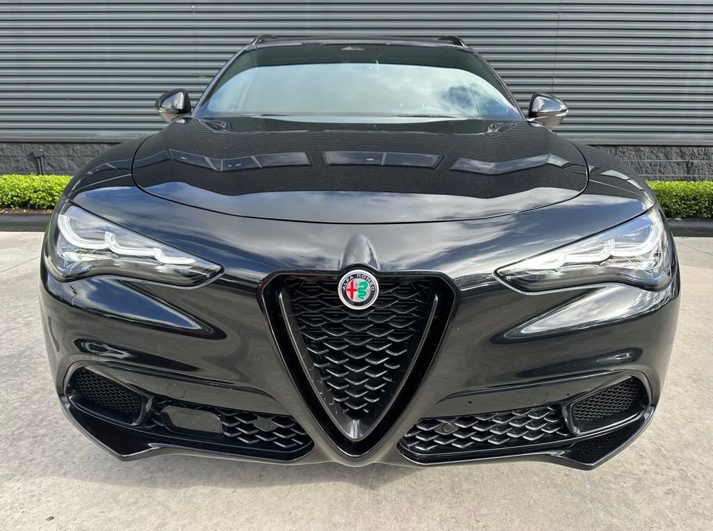 Used 2025 Alfa Romeo Stelvio Sprint AWD/4WD image 8