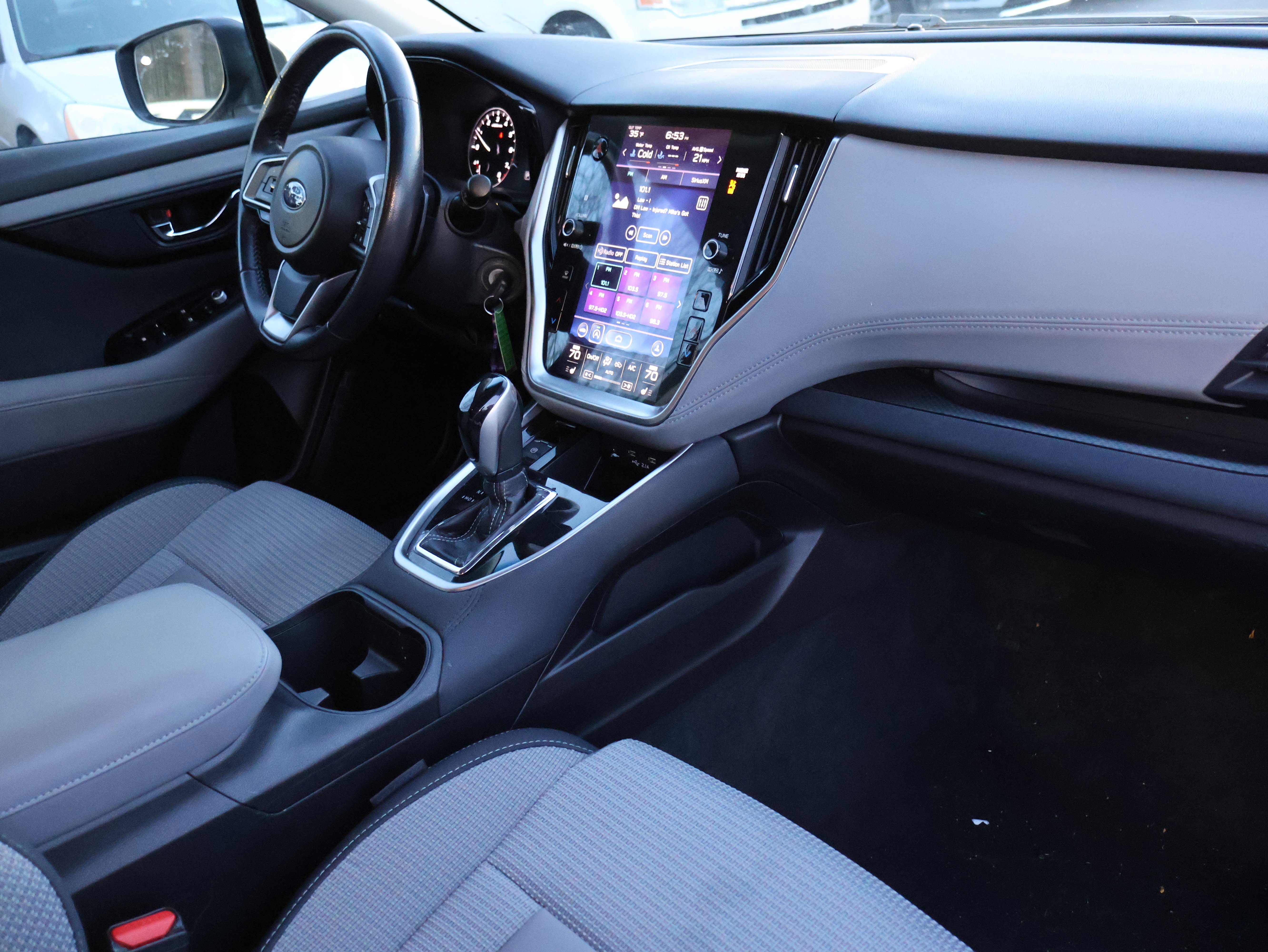 Used 2021 Subaru Outback Premium image 11