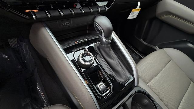 Used 2026 Chevrolet Colorado ZR2 w/ Technology Package AWD/4WD image 29