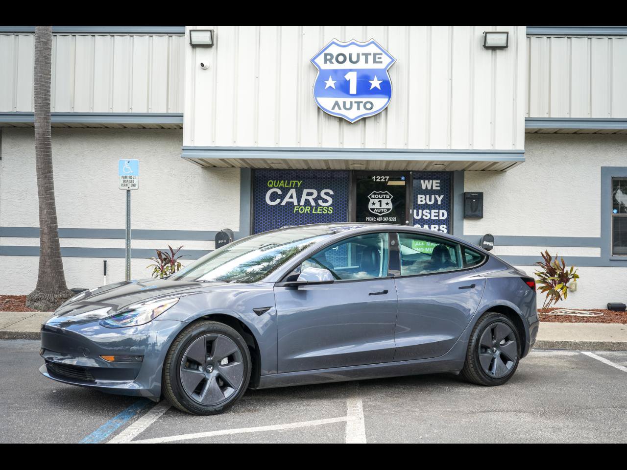 Used 2023 Tesla Model 3 Standard Range RWD image 1