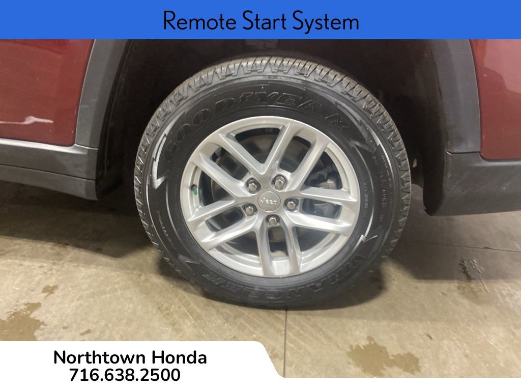 Used 2021 Jeep Grand Cherokee L Laredo w/ Luxury Tech Group I image 14