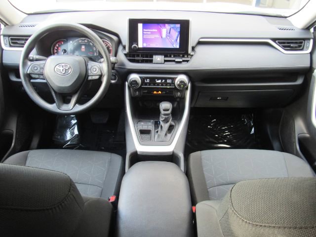 Used 2025 Toyota RAV4 XLE image 3