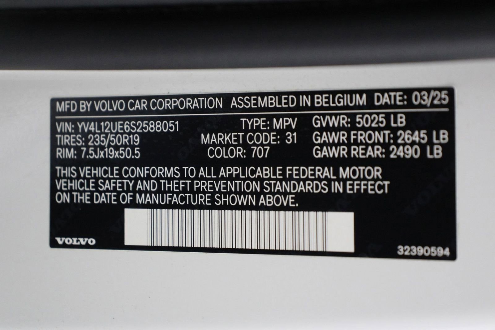 Certified 2025 Volvo XC40 B5 Plus image 16