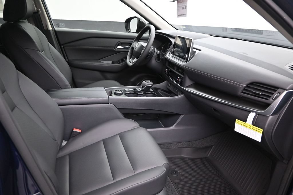 New 2026 Nissan Rogue Dark Armor AWD/4WD image 24