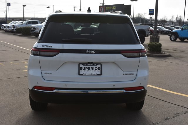 Used 2023 Jeep Grand Cherokee Laredo AWD/4WD image 6