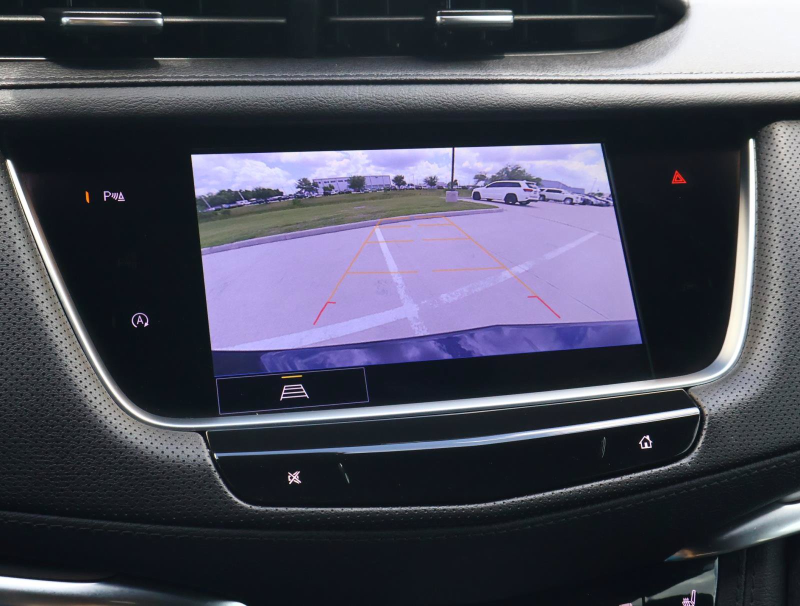 Used 2025 Cadillac XT5 Luxury w/ LPO, Floor Liner Package FWD image 29