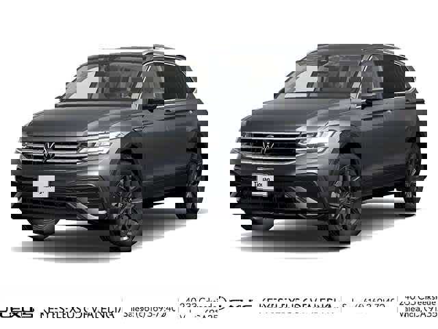 Used 2023 Volkswagen Tiguan SE w/ Panoramic Sunroof Package image 3