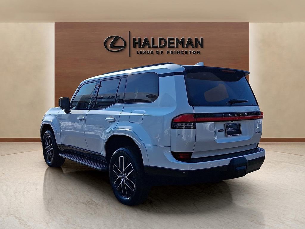 Used 2025 Lexus GX 550 w/ Accessory Package (2T) image 5