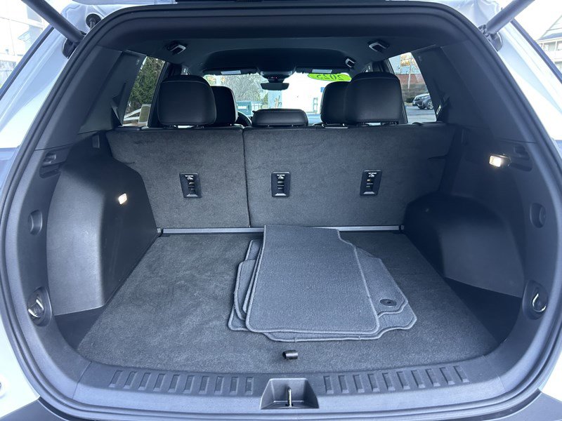 Used 2025 Chevrolet Equinox LT w/ Convenience Package II image 23