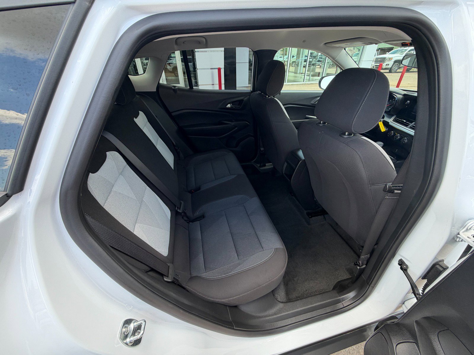Certified 2025 Chevrolet Trax LS FWD image 8
