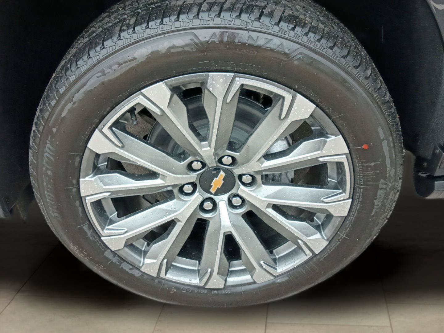 New 2026 Chevrolet Suburban High Country AWD/4WD image 10