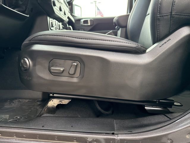 New 2026 Jeep Wrangler Unlimited Sahara AWD/4WD image 9