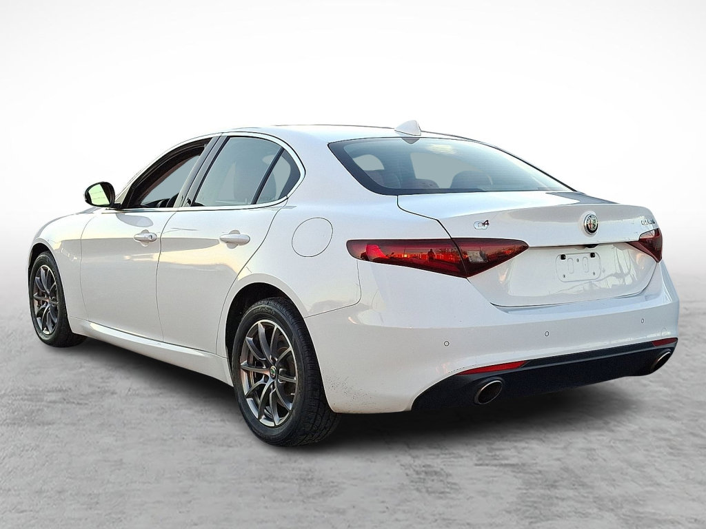 Used 2020 Alfa Romeo Giulia AWD image 3