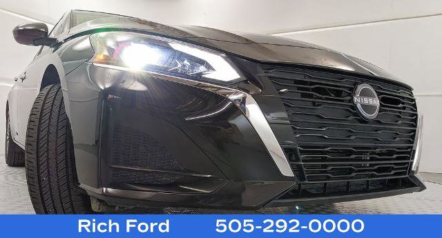 Used 2024 Nissan Altima 2.5 SV w/ SV Premium Package AWD/4WD image 24