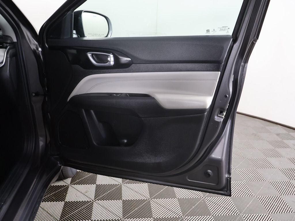 Used 2022 Jeep Compass Limited AWD/4WD image 21