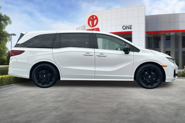 Used 2025 Honda Odyssey Sport-L image 3