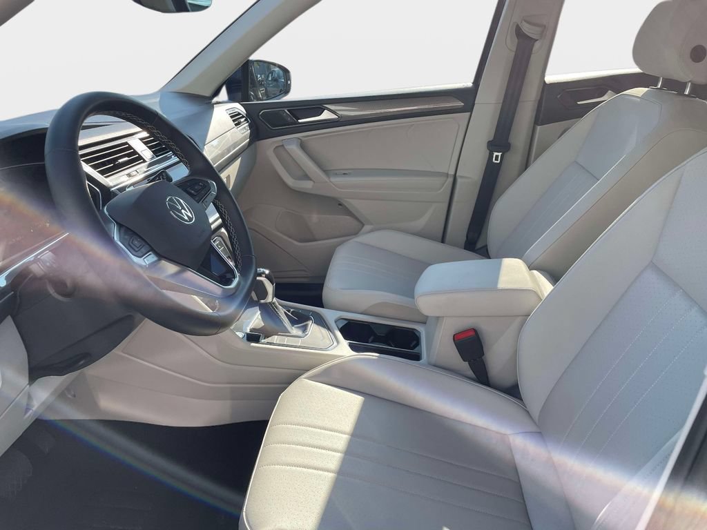 Used 2023 Volkswagen Tiguan SE FWD image 22