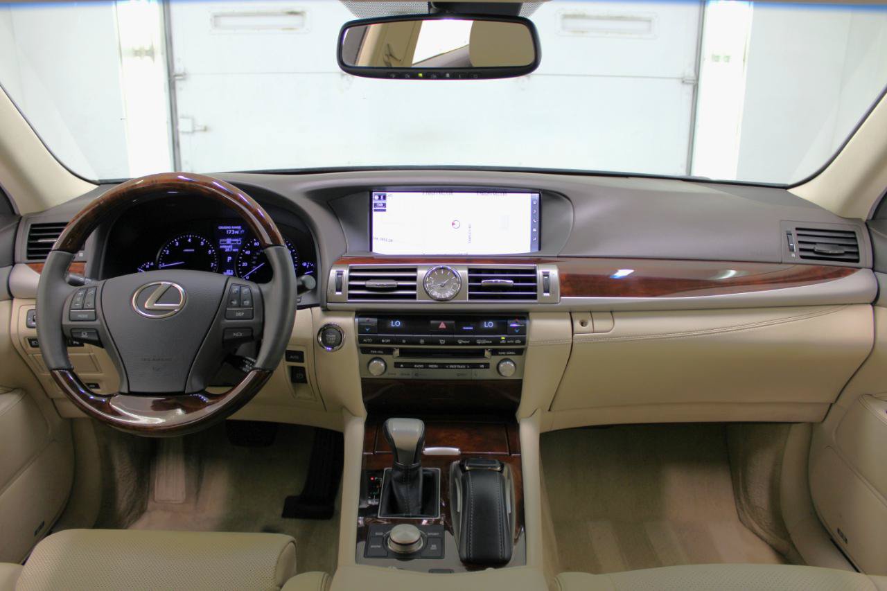 Used 2017 Lexus LS 460 w/ Comfort Package RWD image 51