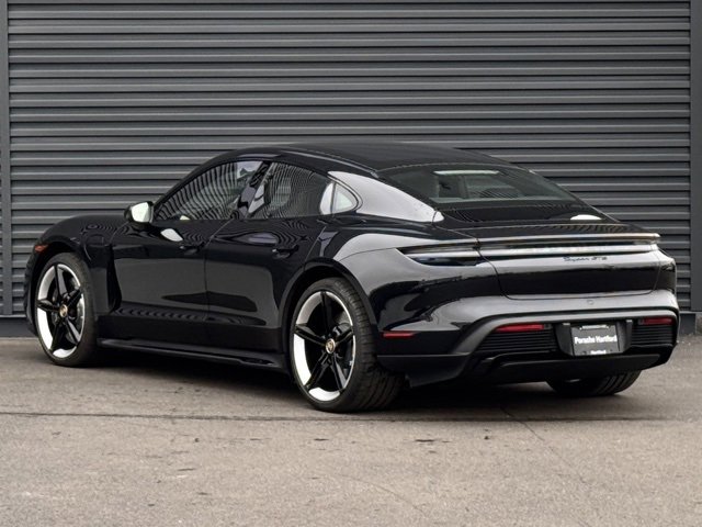 Used 2024 Porsche Taycan GTS image 3