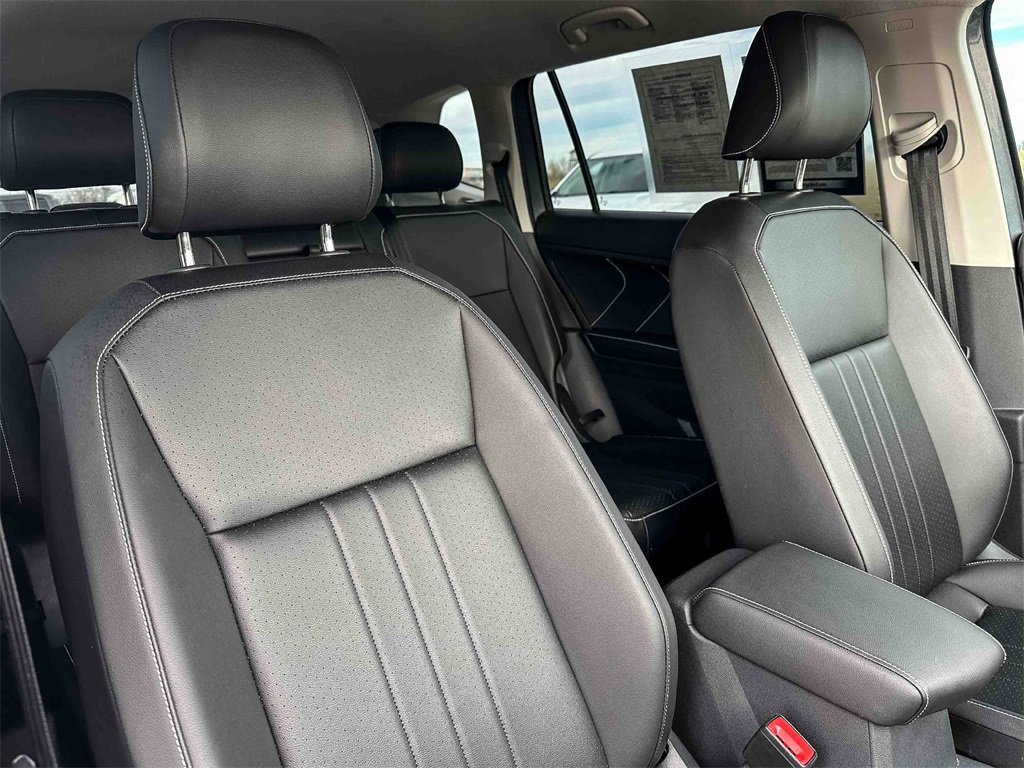 Used 2024 Volkswagen Tiguan SE image 24