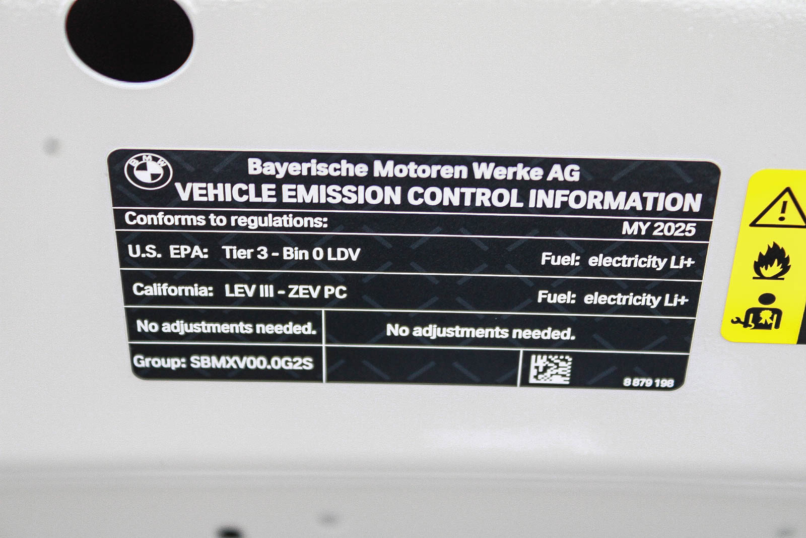 Certified 2025 BMW i4 eDrive40 RWD image 28