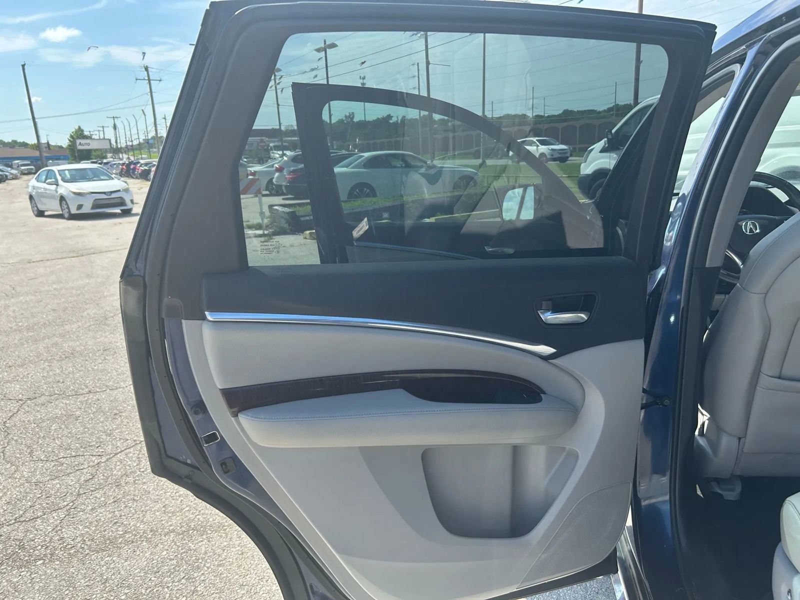 Used 2017 Acura MDX SH-AWD w/ Technology Package image 11