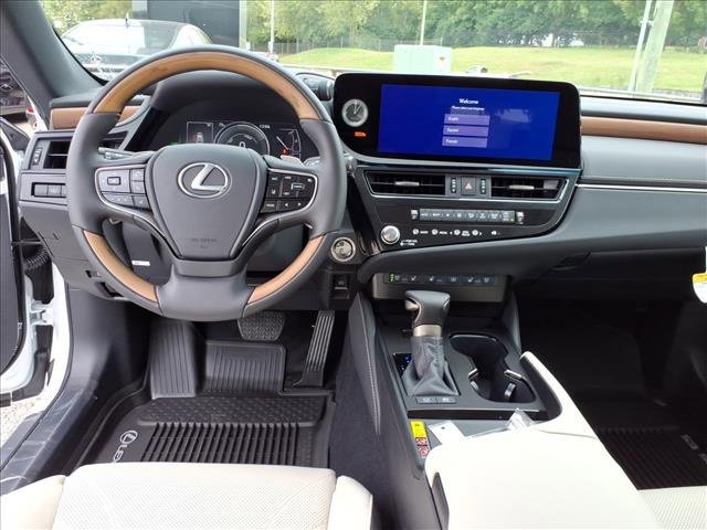 New 2025 Lexus ES 300h Ultra Luxury image 14