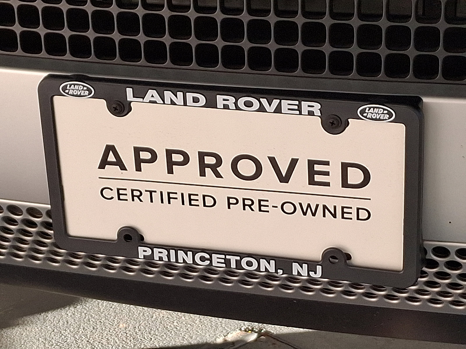 Certified 2025 Land Rover Defender 110 S image 29