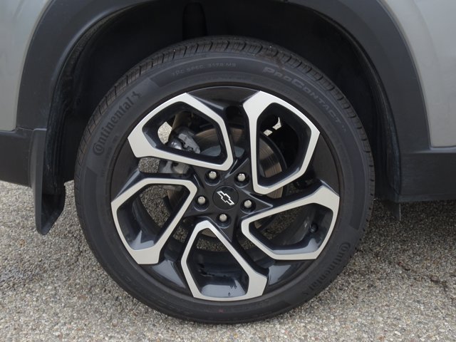 Used 2025 Chevrolet Trax RS w/ Sunroof Package FWD image 27