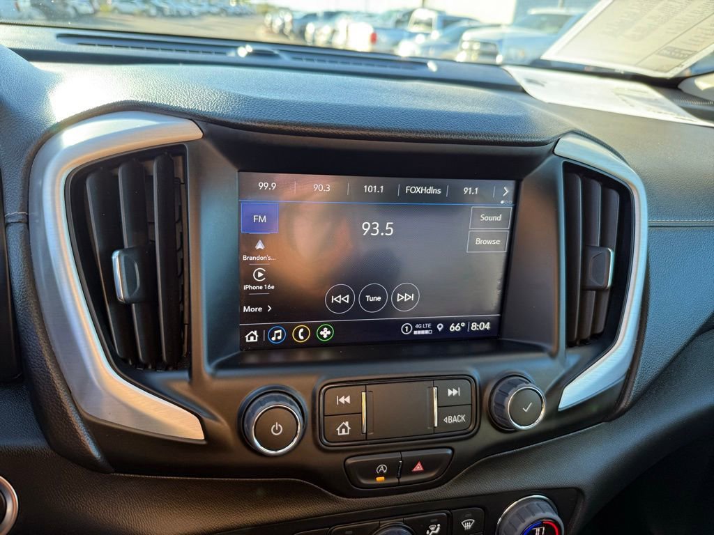 Used 2024 GMC Terrain SLT image 29