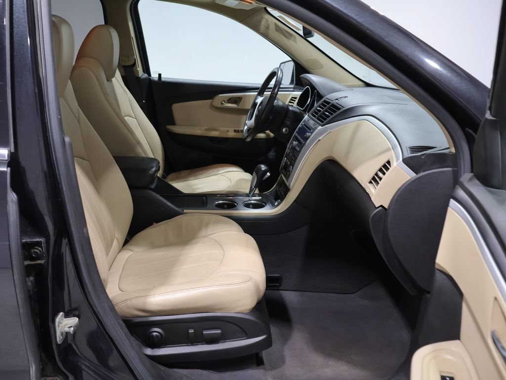 Used 2011 Chevrolet Traverse LTZ AWD/4WD image 16