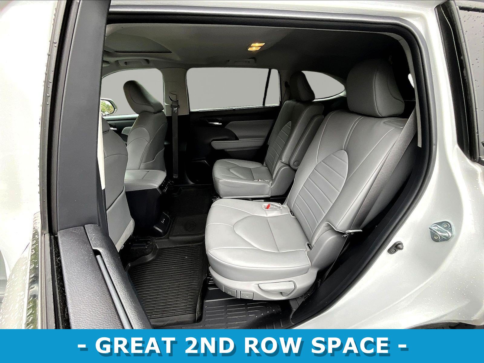 Used 2024 Toyota Highlander XLE AWD/4WD image 22