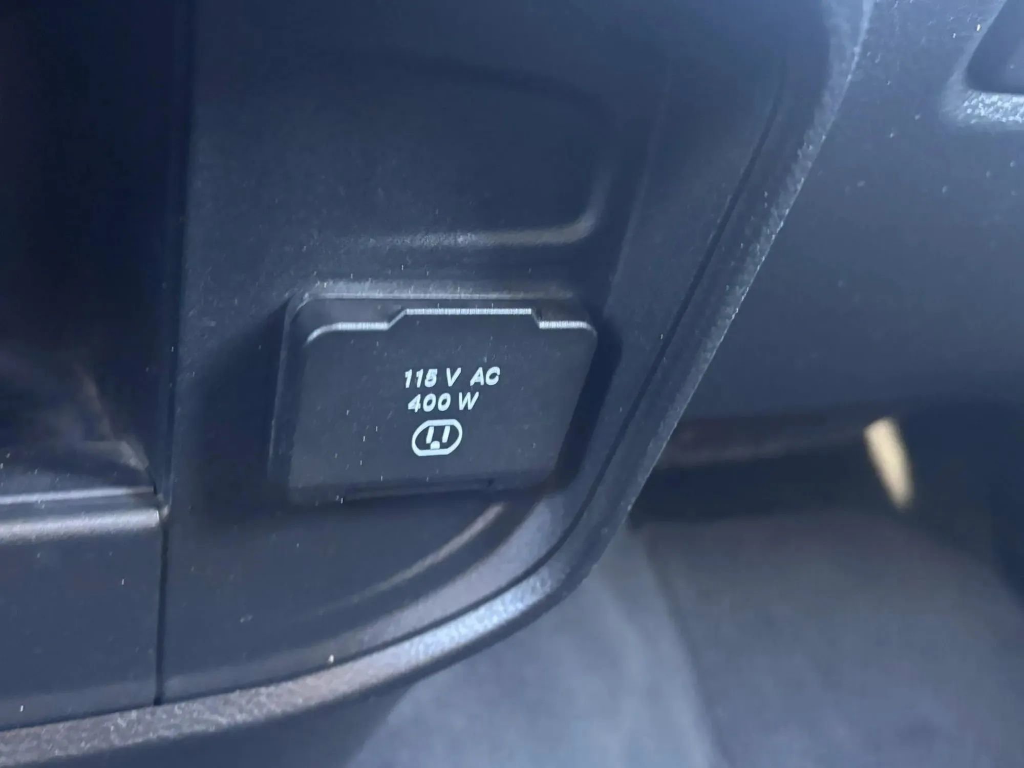 Used 2024 RAM 2500 Laramie w/ Safety Group AWD/4WD image 23