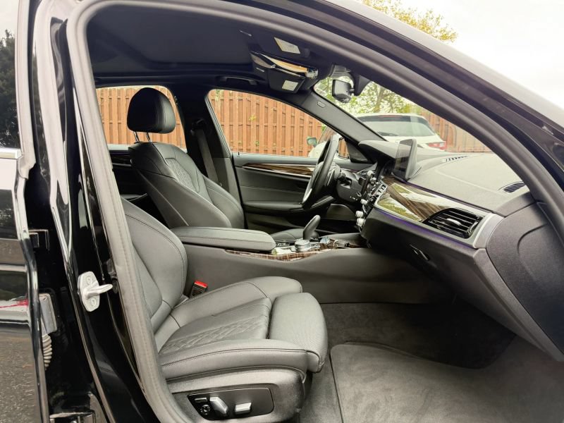 Used 2021 BMW 530i xDrive w/ Premium Package AWD/4WD image 31