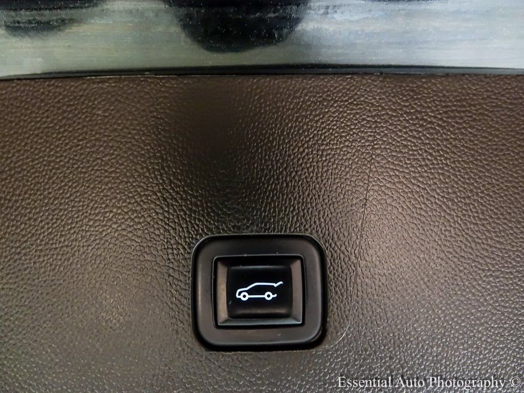 Certified 2023 Chevrolet Traverse RS image 36