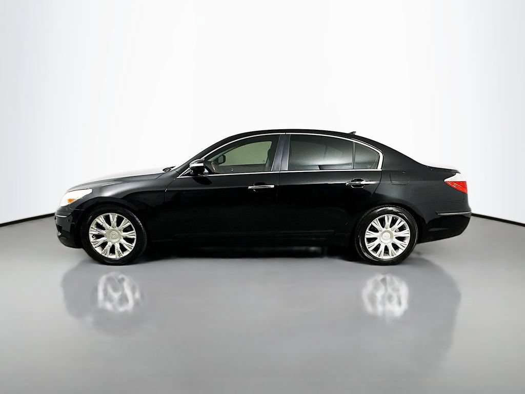Used 2009 Hyundai Genesis 3.8 w/ Technology Pkg 4 RWD image 5