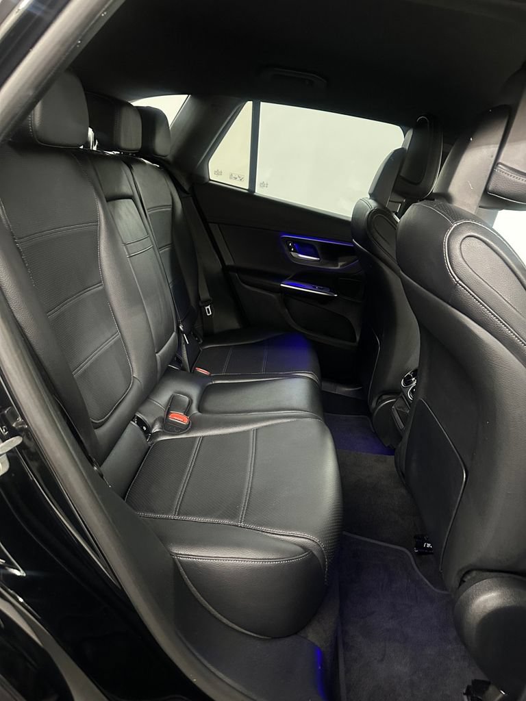 Used 2025 Mercedes-Benz GLC 350e 4MATIC image 28