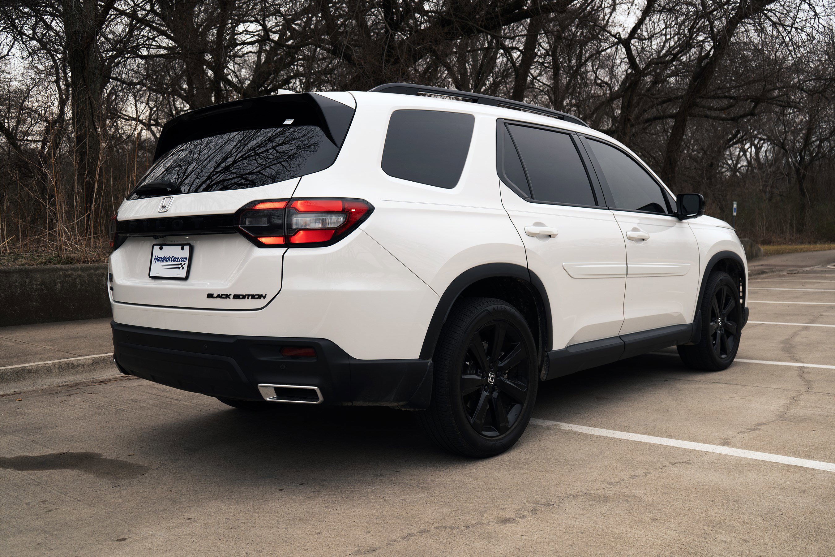 Used 2025 Honda Pilot Black Edition image 9
