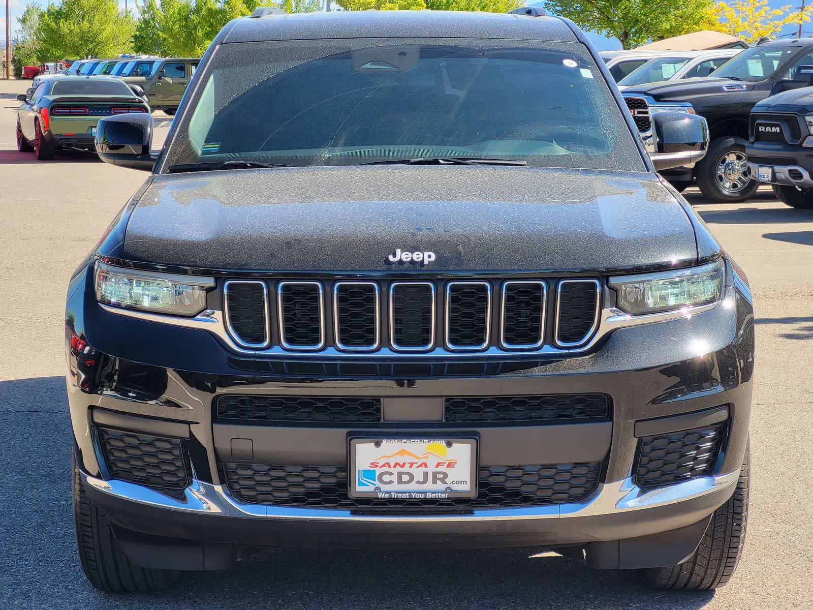 Used 2024 Jeep Grand Cherokee L Laredo image 2