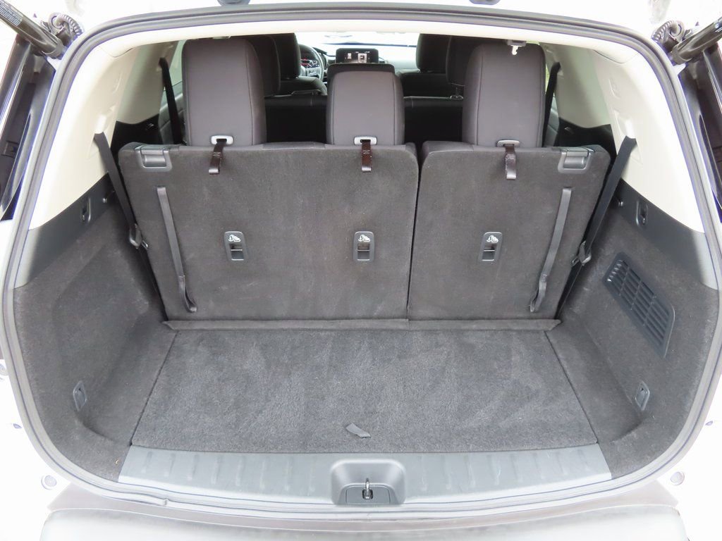Used 2025 Nissan Pathfinder SV image 15