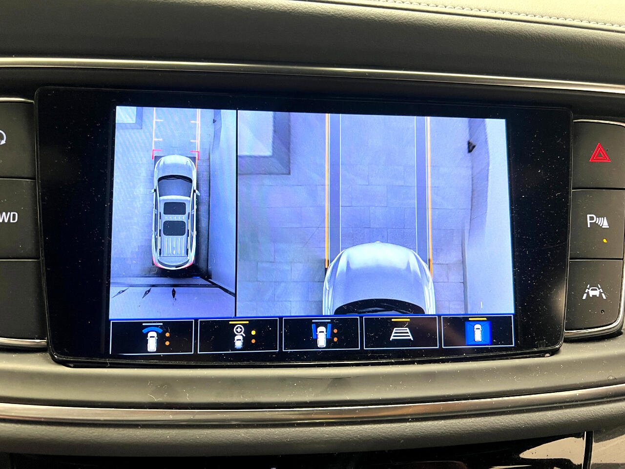 Used 2024 Buick Enclave Premium image 44