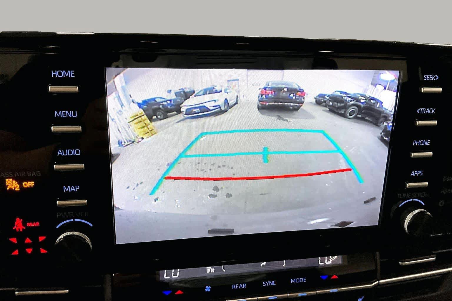 Used 2024 Toyota Sienna XLE FWD image 27