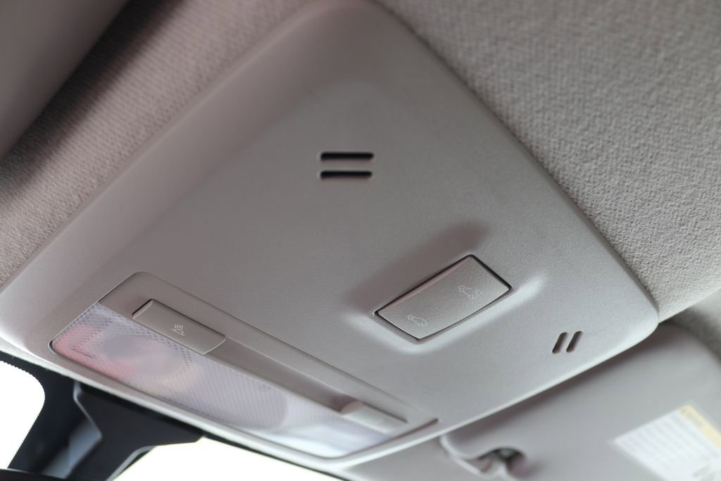 Used 2018 Chevrolet Sonic LT w/ True North Edition FWD image 31