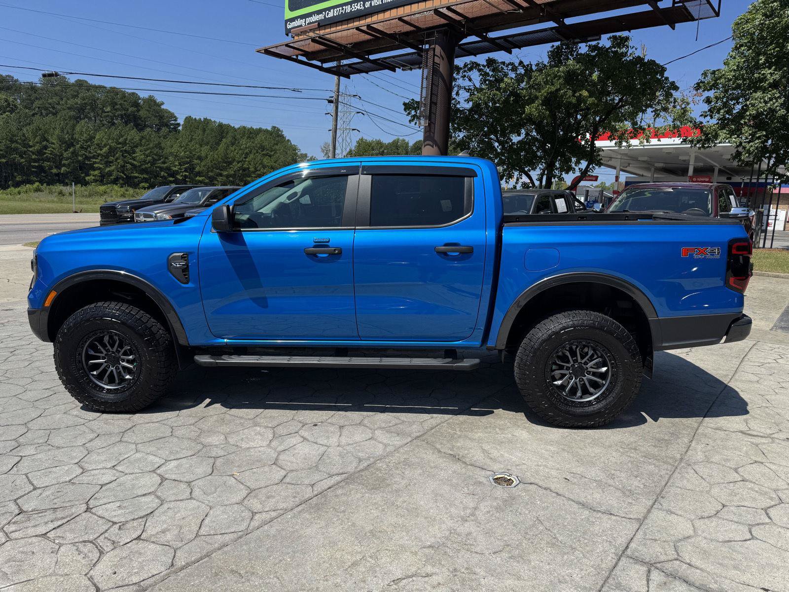 Used 2024 Ford Ranger XLT w/ FX4 Off-Road Package AWD/4WD image 9